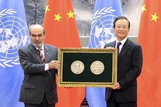  中国人民解放军奖章 联合国为何给中国总理颁发“农民奖章”？