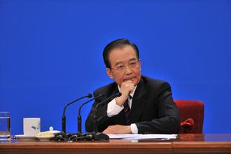 温家宝总理在一次答记者问时说道：“中国的经济增长不稳定、不平