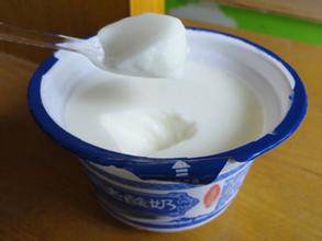  酸奶有营养吗 老酸奶PK普通酸奶，哪个更有营养