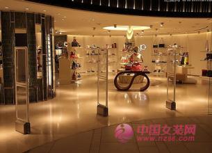 现在开服装店还赚钱吗 开服装店,做好哪些点易赚钱?