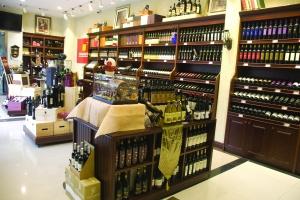  长城葡萄酒专卖店 葡萄酒专卖店需要什么资格和哪些办理手续及证件？