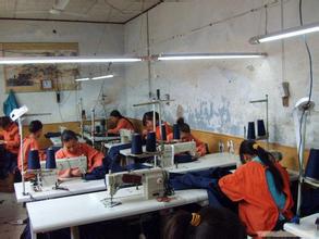  办服装加工厂前景如何 办一个服装加工厂的程序？