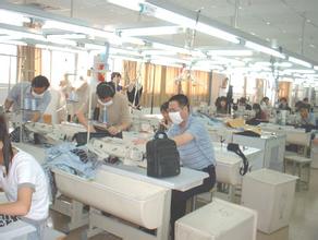  小型服装厂规章制度 小型的服装厂以自产自销的专卖店形式经营这样能做好吗
