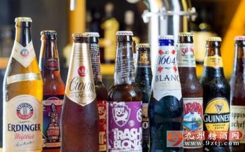  青岛啤酒竞争对手 酒霸折射啤酒市场低端竞争生态
