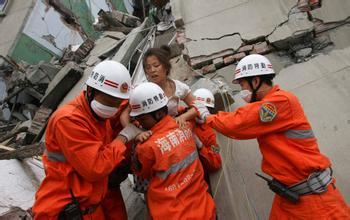  汶川地震救援 汶川地震最不能忘却的瞬间——救援装备