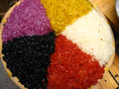 五色糯米饭的做法 色彩的诱惑――五色糯米饭