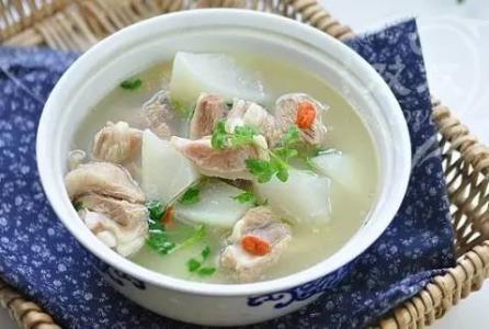 白萝卜煲羊肉汤的做法 汤煲篇――【白萝卜羊肉汤】