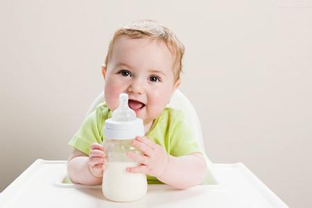 奶粉多久换一个牌子好 婴儿奶粉需要经常换吗