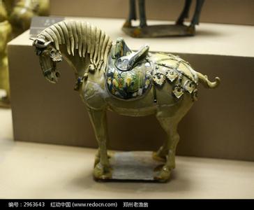 唐代三彩马 三彩马 三彩马-唐代三彩马的由来，三彩马-唐代三彩马的造型
