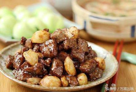 黑蒜子牛肉粒 黑蒜子牛肉粒――天津地方菜