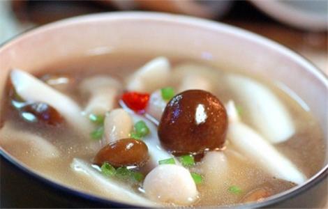 杂菌汤怎么变成奶白色 菌菇汤