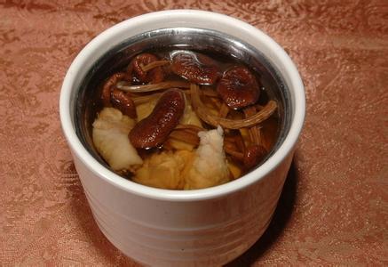 茶树菇炖鸡汤的做法 茶树菇炖鸡汤