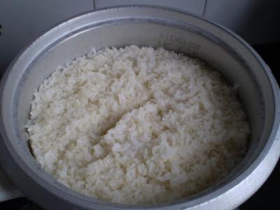 电饭锅煮糯米饭的做法 电饭锅版糯米饭
