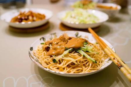 开胃美食 消暑开胃&#8226;北京人的美食“芝麻酱面”