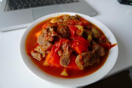 西红柿焖牛肉的做法 蕃茄牛肉