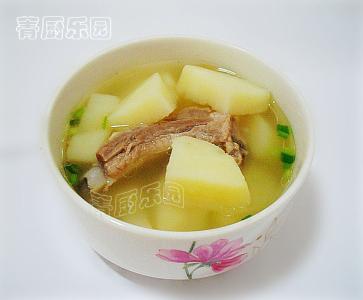 土豆排骨汤 土豆是运动者的最佳食品――土豆炖排骨汤