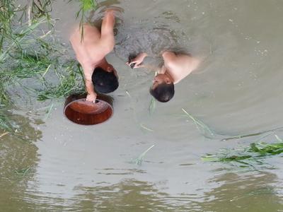 大班摸河蚌教案 摸河蚌