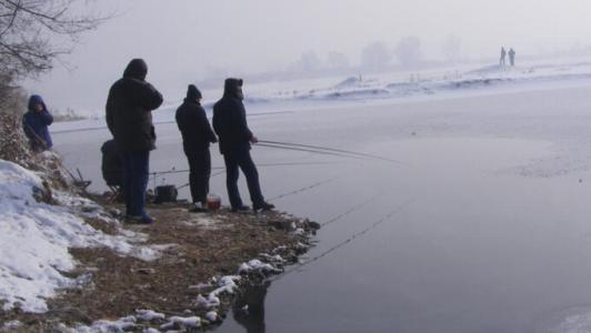 冬季钓鱼技巧调漂方法 冬季钓鱼技巧