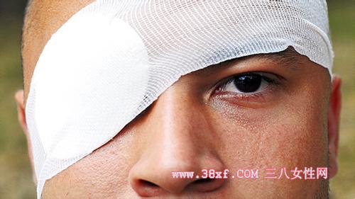 角膜炎治疗方法 角膜擦伤的治疗方法