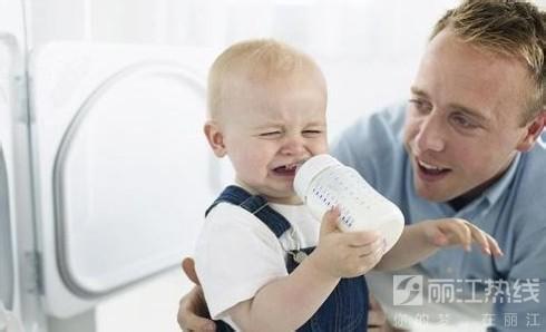 三个月宝宝不爱吃奶 三个月宝宝为什么不爱吃奶怎么办及原因