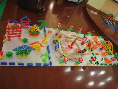 幼儿园小班建构区教案 小班游戏教案 建构游戏――幼儿园的房子