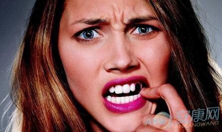 女人梦见牙齿掉了好多 梦见掉牙齿是什么意思?