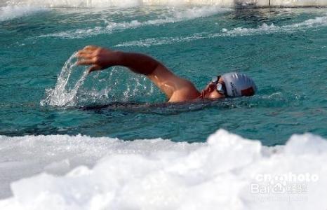 冬泳的好处与坏处 冬泳的注意事项以及有什么好处和坏处
