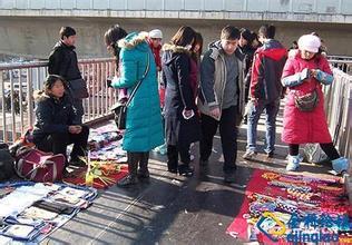 摆地摊卖什么比较好 冬天摆地摊卖什么比较好