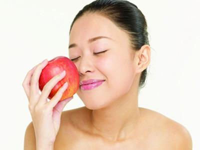 月经期间可以吃苹果吗 女性月经期间可以吃苹果吗？