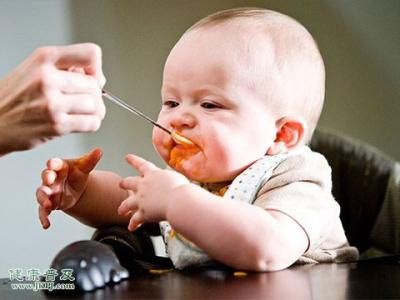 宝宝开始添加什么辅食 如何正确的给宝宝添加辅食