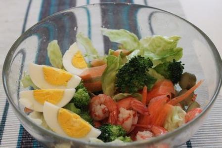 藜麦鲜虾蔬菜沙拉 怎样制作五彩缤纷的鲜虾蔬菜沙拉