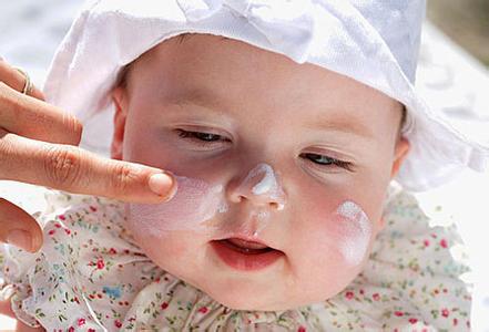 宝宝多大抹婴儿霜 多大的宝宝可以用护肤品