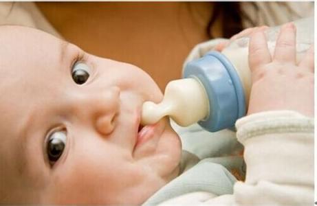 如何给宝宝选奶粉 如何为宝宝选奶粉？