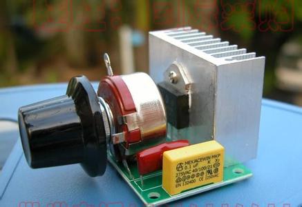 可控硅调压器电路图 可控硅调压器