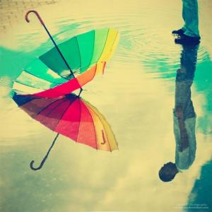 撑在伞下的爱 雨伞下的爱