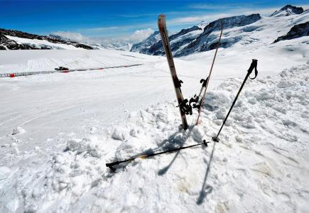 阿尔卑斯山室内滑雪场 阿尔卑斯山滑雪 阿尔卑斯山滑雪-阿尔卑斯山――滑雪者的终极梦想