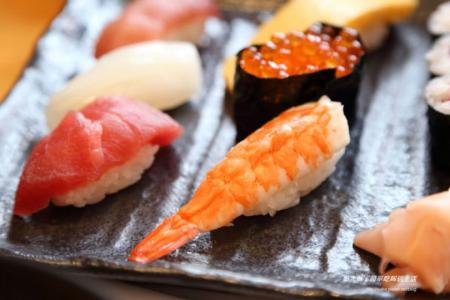 鲑鱼卵寿司 鲑鱼卵寿司 鲑鱼卵寿司-材料介绍，鲑鱼卵寿司-制作过程