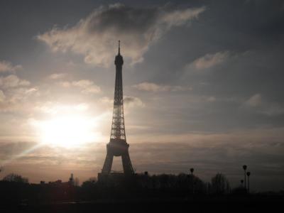 法国巴黎埃菲尔铁塔 法国巴黎埃菲尔铁塔周记300字