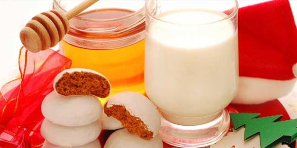 牛奶蜂蜜洗脸的好处 牛奶可以加蜂蜜吗 牛奶加蜂蜜的好处有哪些