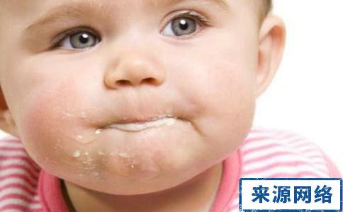 孩子吐奶是什么原因 小孩吐奶是什么原因造成的