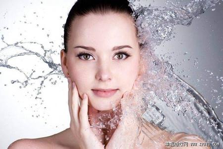 盐水洗脸的正确方法 用盐水洗脸好吗