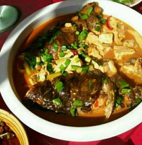 红烧鱼头炖豆腐火锅 怎样做红烧鱼头豆腐