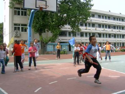 运动会接力赛作文300 小学生作文接力赛