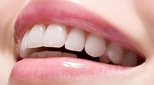 冷光牙齿美白仪的危害 冷光美白牙齿副作用
