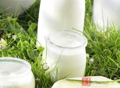 中老年补钙牛奶 中老年如何补钙 老人补钙必选牛奶