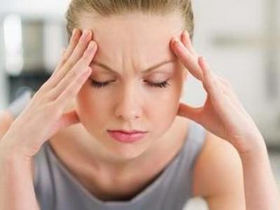 经期头痛如何缓解 经期头痛 如何缓解经期的头痛
