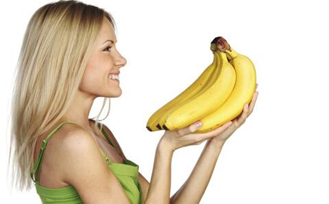 痛经可以吃香蕉吗 痛经吃香蕉 多吃香蕉可以缓解痛经