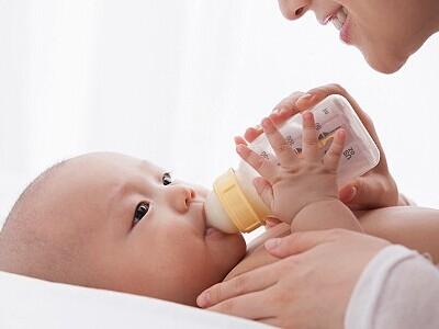 1个月宝宝换奶粉怎么换 怎么给宝宝换奶粉？
