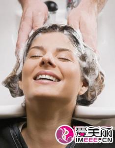 醋洗头发的好处与坏处 怎么用醋正确洗头发达到最佳效果