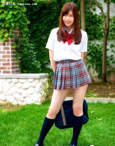 日本女孩冬天穿短裙 日本女孩穿短裙只为漂亮吗